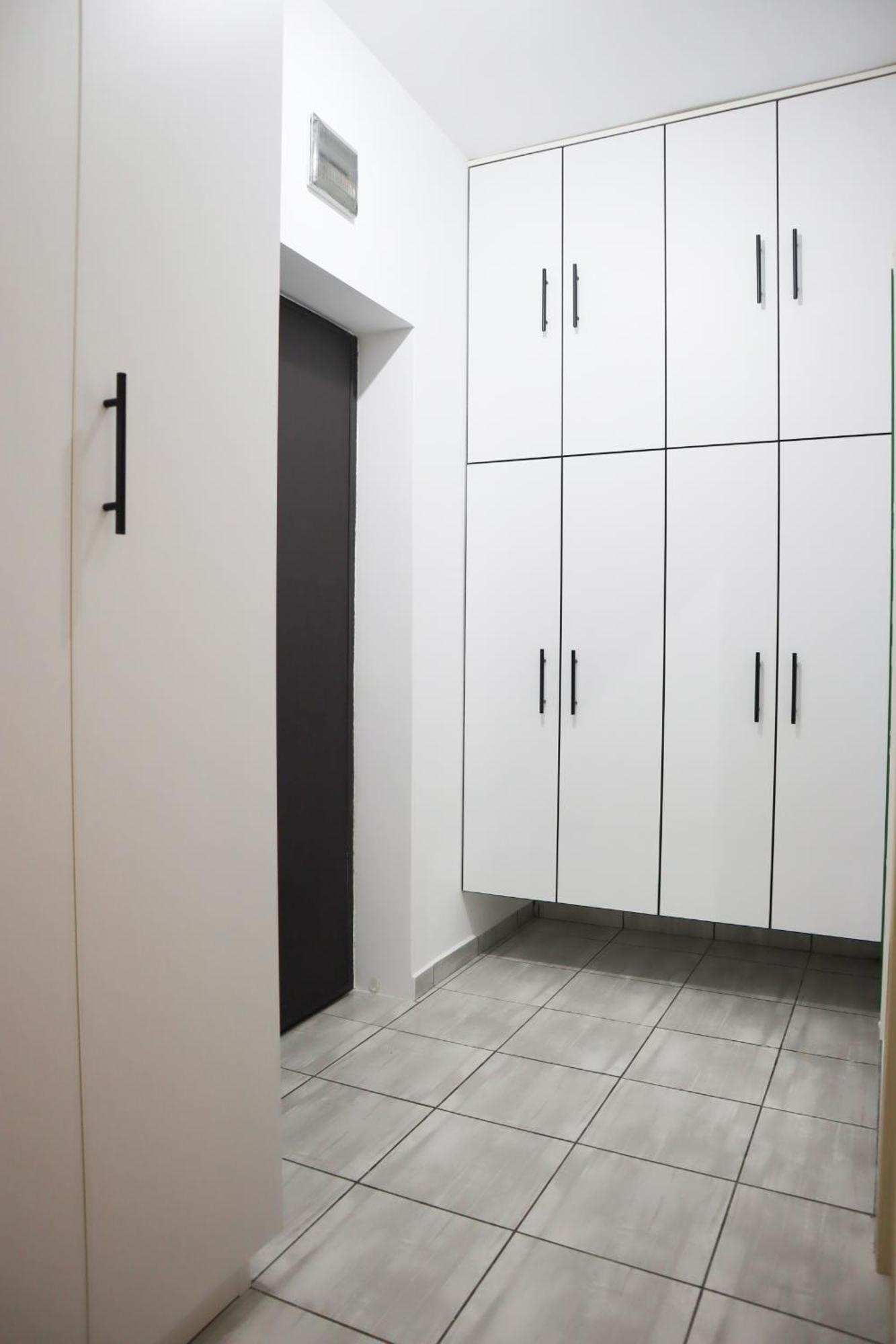 Popesti-Leordeni Brownix Apartment - Brown Residence מראה חיצוני תמונה